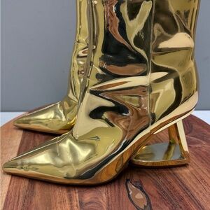 Giani Bernini Gold Harrison Architectural wedge Boots Gold sz 8
